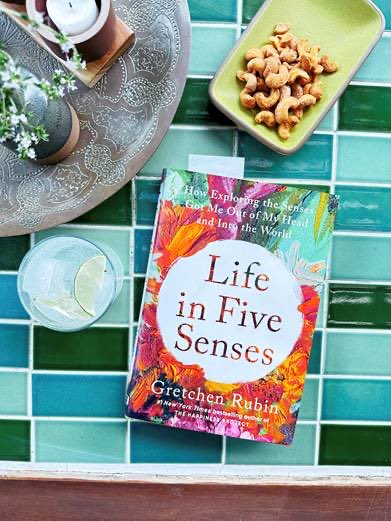 So many of my therapy clients have talked about how ⁦@gretchenrubin⁩ #LifeInFiveSenses has made them feel more present, alive, and happier. It’s out now in paperback and I HIGHLY recommend 🙌🔥