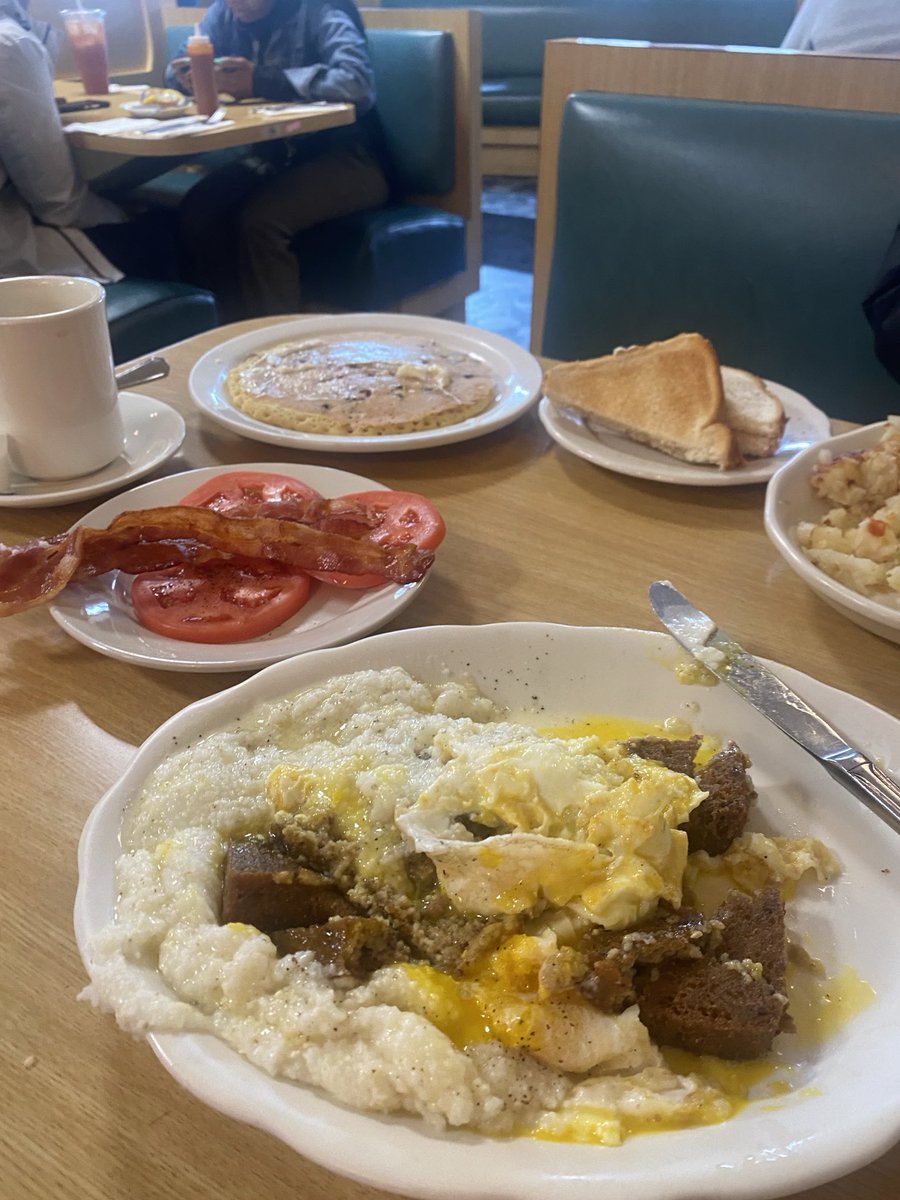 Grateful to be able to eat what I want when I want. God is great!! Today visited one of my favorite diners-The Greenleaf. Yes, I mix my grits, eggs and scrapple together. 🤣and I had a hankering for a Blueberry Pancake. Back to no sugar & no carbs tomorrow!🤣🤣