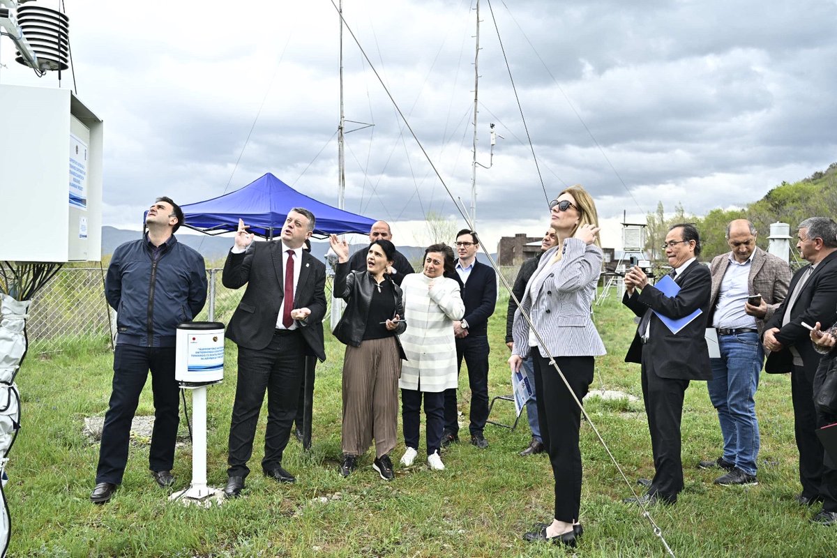 A good start of my visit - by observing the modernized automatic hydrometeorological station, one of 11 across Armenia. With support from @MofaJapan_en, @MNPArmenia & @UNDPArmenia are increasing monitoring & observation accuracy countrywide. undp.org/armenia/public…