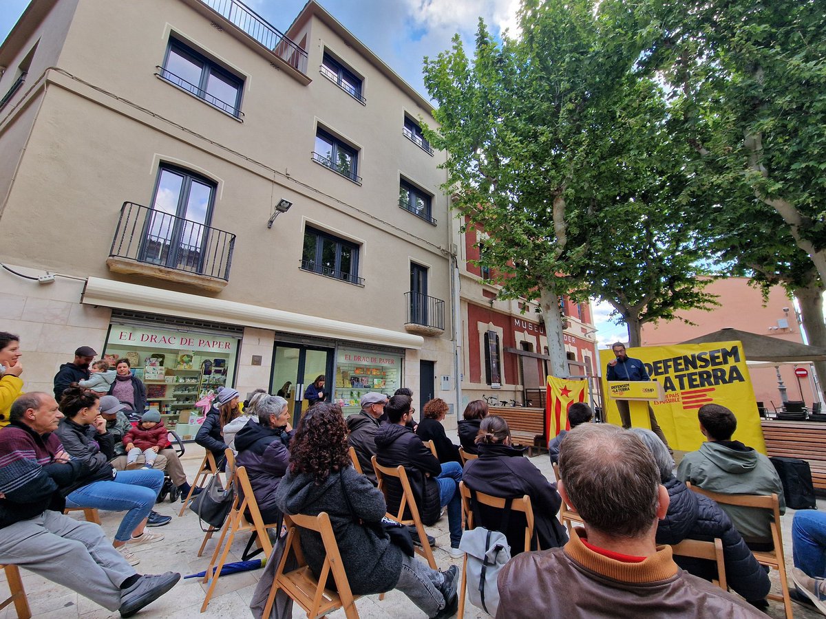 A Banyoles els qui van provar d'atacar l'acte electoral d'Aliança Catalana han pogut fer el seu sense cap coacció.
Això sí, han fet figa amb menys de 20 assistents ... resistenciacatalana.blogspot.com/2024/05/els-fe…