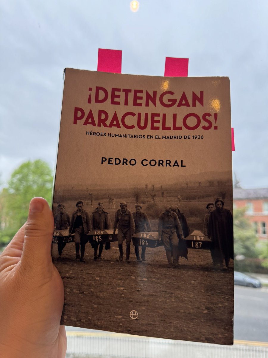 Voy por la segunda lectura de ¡Detengan Paracuellos! de <a href="/corralcpedro/">Pedro Corral</a>. 

Magnífico libro; una investigación exhaustiva de los fondos de Cruz Roja Internacional, en definitiva, un libro imprescindible que aporta más datos a un capítulo gris de nuestra historia.