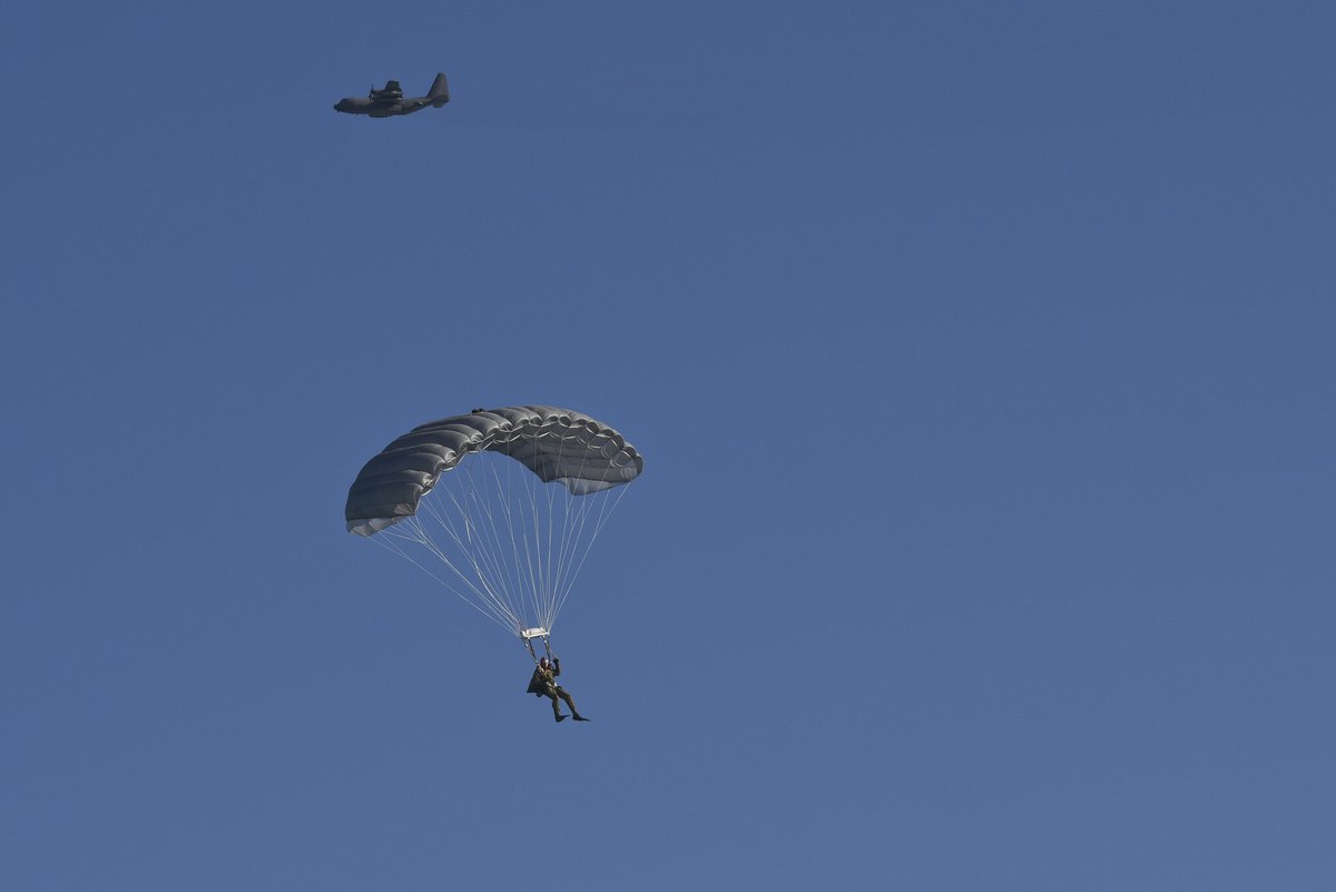 Doubs : un parachutiste se blesse gravement lors d’une cérémonie de commémoration de la Résistance
➡️ l.leparisien.fr/Yln9
