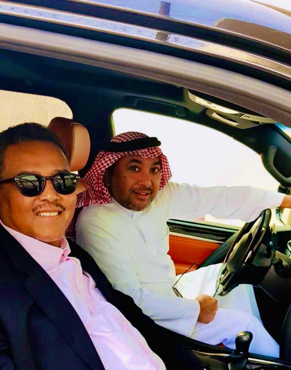 الحبيب والصديق الغالي الأستاذ #محمد_عبده بخير وصحة وعافية .. وقد تماثل للشفاء بفضل الله تعالى ثم بدعوات المحبين .. وذلك وفق تقارير الاطباء .. وبناء على نتائج اخر الفحوص الطبية .. التي كانت مطمئنة تماما .
وكان قد خضع لبرنامج علاجي مكثف ناجح مابين باريس وجدة اكتمل خلال شهر رمضان