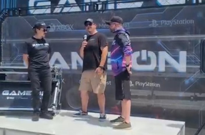 EricMasher's tweet image. This was an awesome event Saturday with @MetaQuestVR @ToddJacksonVR, and I were honored to be there for a meet and greet and on stage panel to talk about our passion #VR #questcreatorpartner #explorewithquest