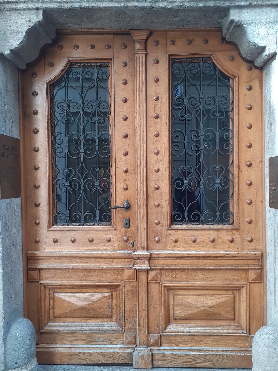 #Salzburg #Austria #NoContextDoors #DailyDoor #adoorablethursday #doors #TuerzumAbend #door #doorsofinstagram #loveofgates