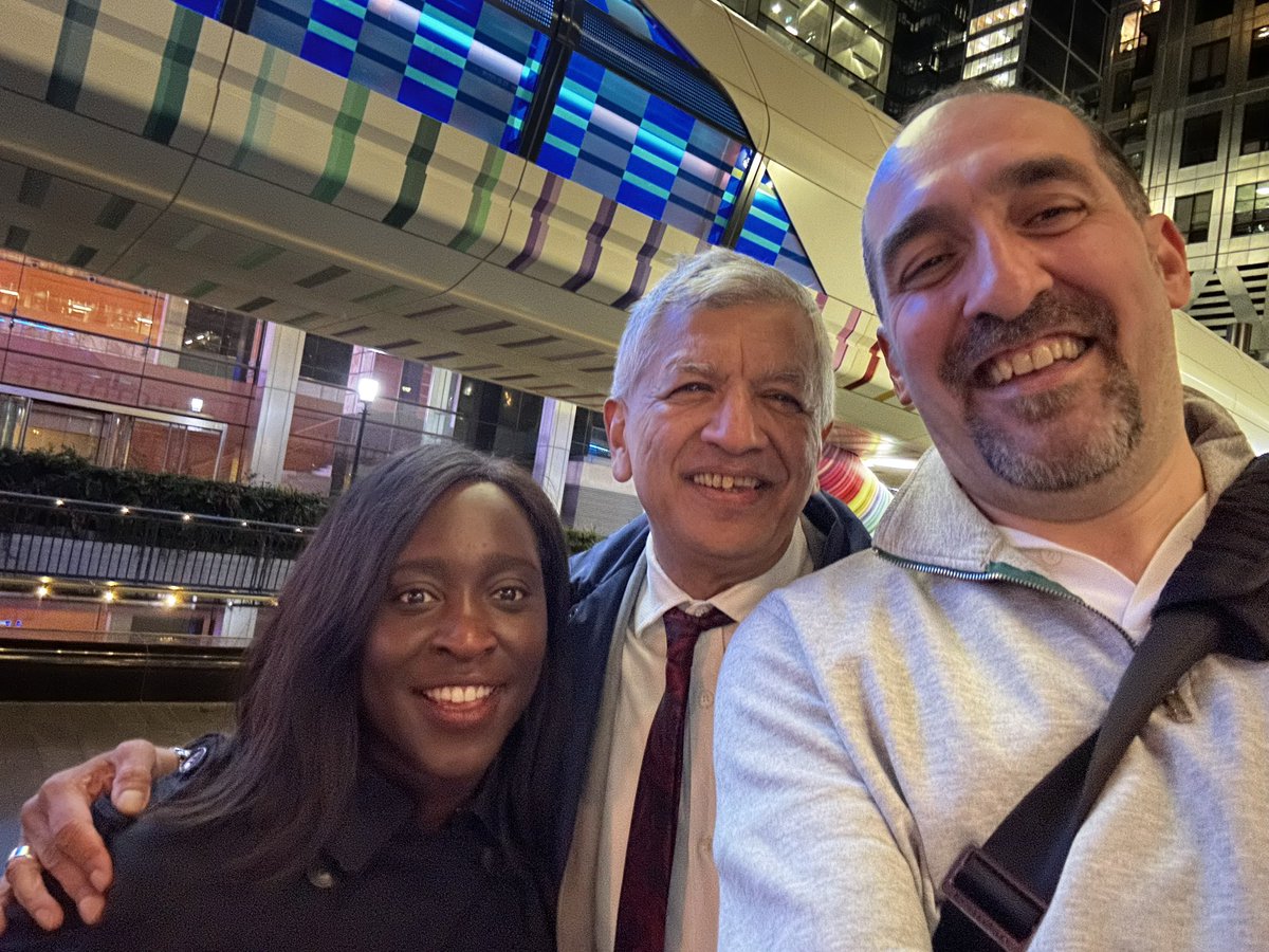 Great night seeing my good friends @abenaopp and @unmeshdesai who was re-elected last night, celebrating a resounding win for @SadiqKhan @LondonLabour