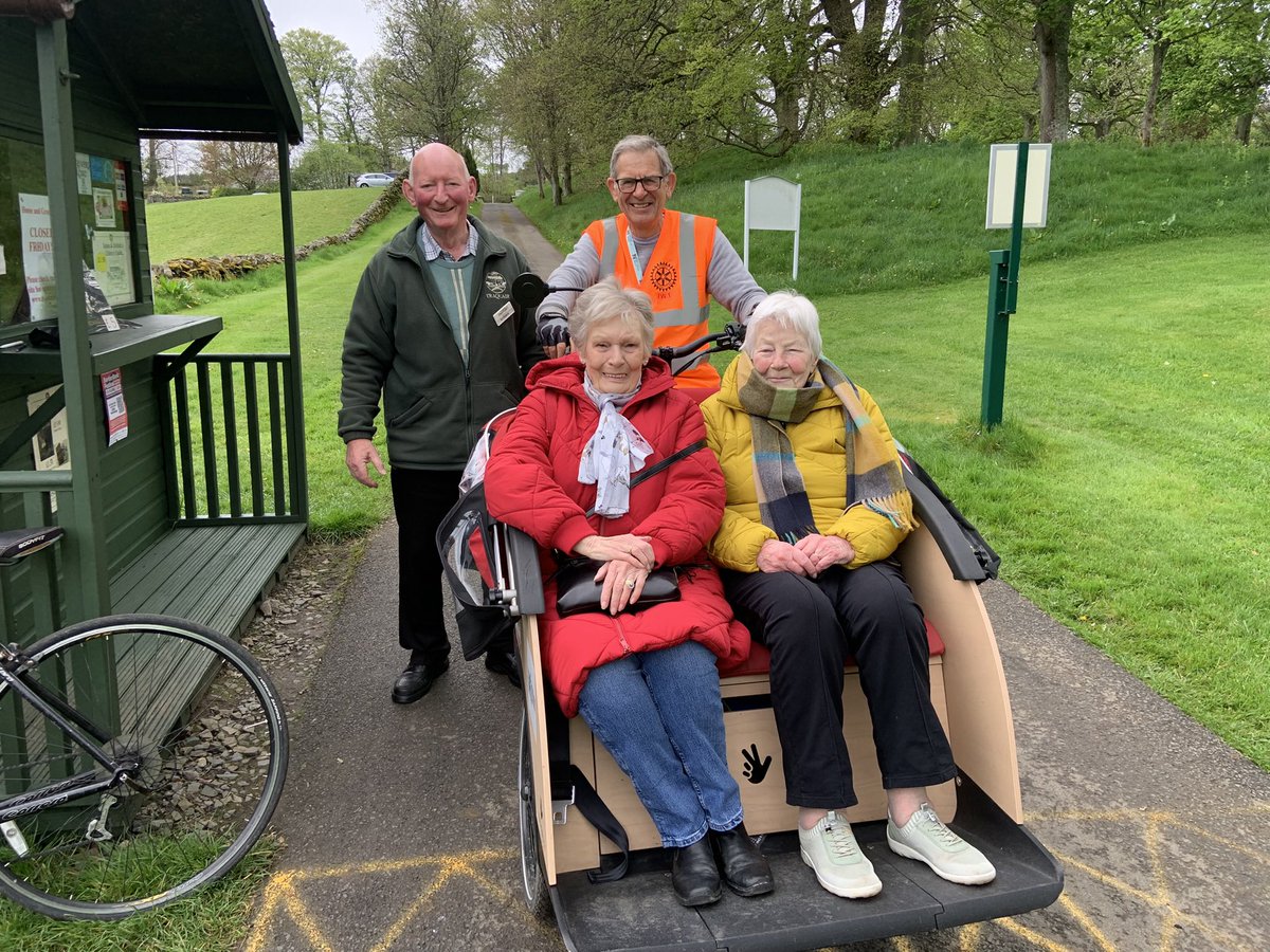 It was a pleasure taking birthday girl Laura out and about with her friend Marion. A visit to @traquairhouse is always special for these Walkerburn residents. #Memories #friendships #cleikumbelle #cyclingwithoutage @rotaryscotland @RotaryGBI