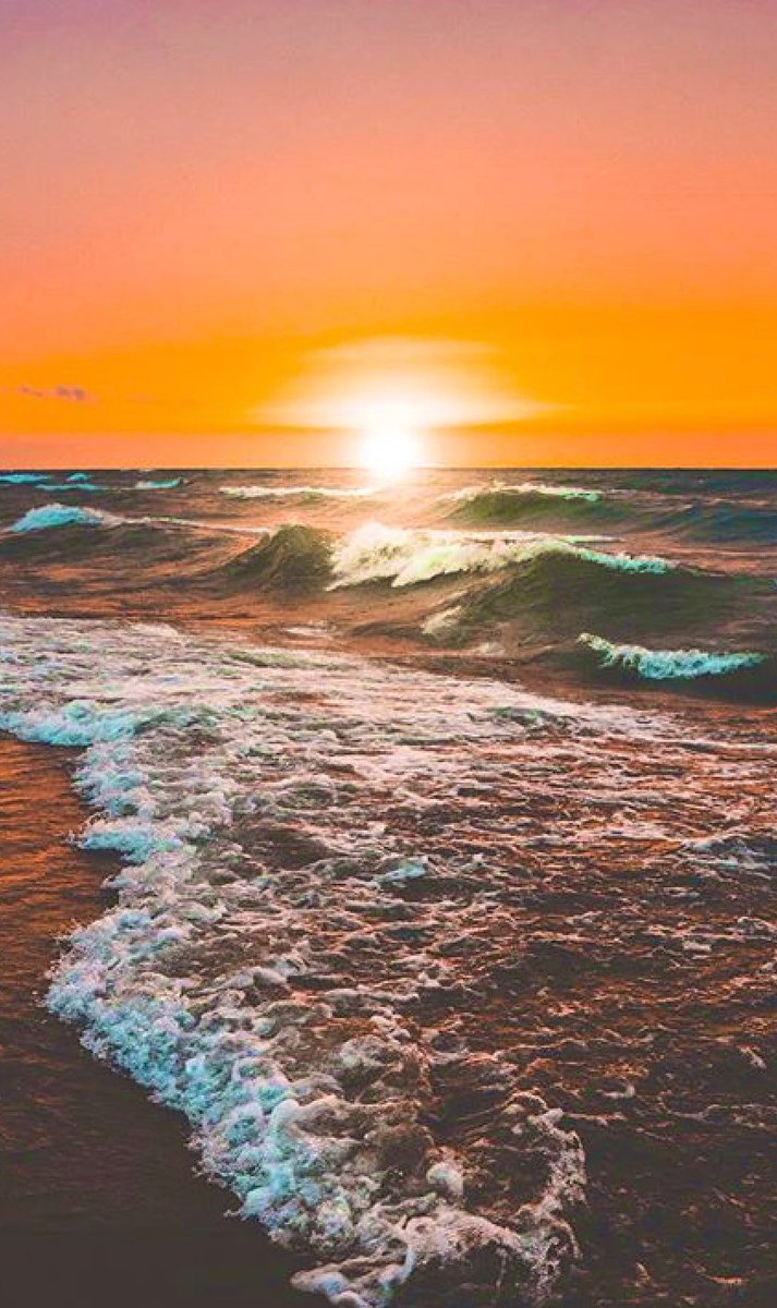 @PanoPhotos @LiveaMemory @sl2016_sl @leisurelambie @FitLifeTravel @_sundaysunsets_ Happy #SundaySunsets Day! Celebrating with a #vertorama over #LakeMichigan today from #SleepingBearDunes #NationalLakeshore; a glorious place to stay 🧡 🌅📸 #mitchandmarcyphotos 🙏🏻 hosts @leisurelambie @sl2016_sl @FitLifeTravel & @LiveaMemory + #PanoPhotos