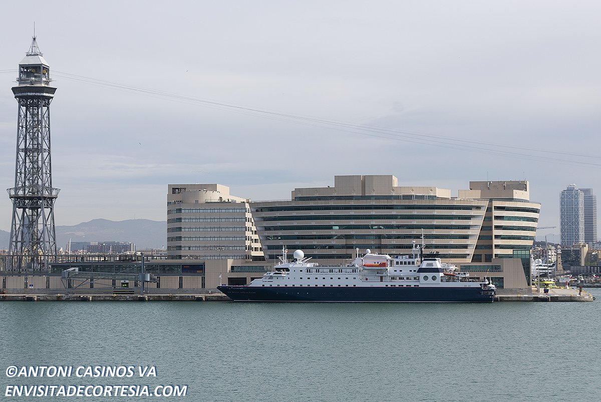 El crucero de expedición La Belle des Oceans operado por @CroisiEurope Cruises partió ayer del @PortdeBarcelona