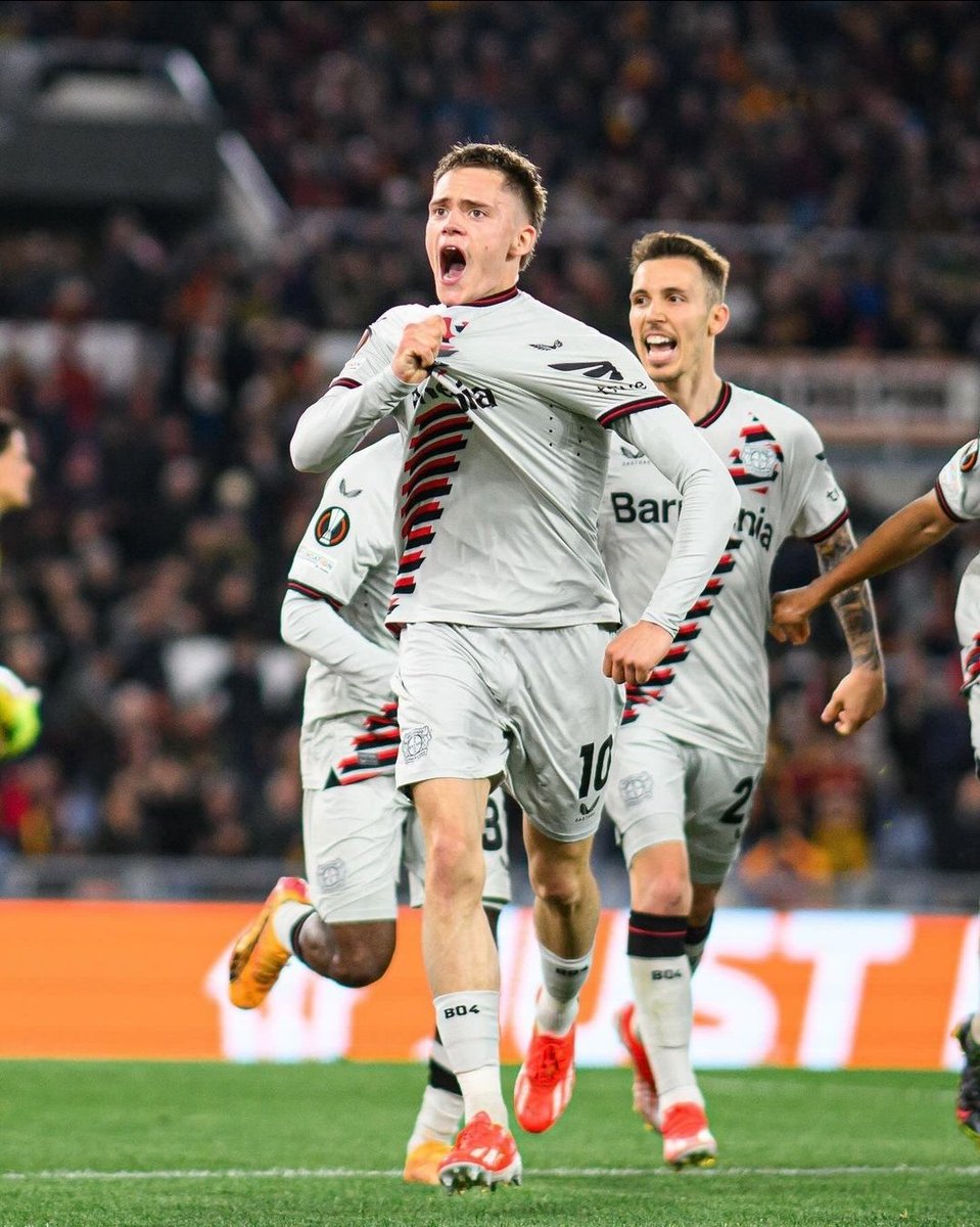 🚨 JUST IN : Bayer Leverkusen kini memiliki sisa 5 pertandingan lagi untuk menciptakan fenomena langka di sepak bola Eropa, Invincible Treble. 😲🔥 vs Roma (agg 2-0, UEL)* vs Bochum vs Augsburg vs Kaiserslautern (final DFB Pokal) vs Atalanta/Marseille (final UEL)*