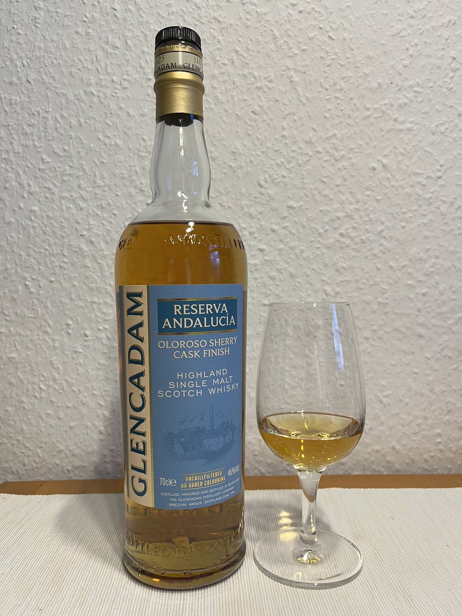 Beautiful fruity notes, rich raisins, vanilla, caramel and honey – the @GlencadamWhisky Reserva Andalucía has everything you expect from a Whisky with an Oloroso Sherry Cask finish 🙌🥃😋 #glencadamwhisky #reservaandalucía #whisky #singlemalt #whiskytime #whiskytim #whiskytasting