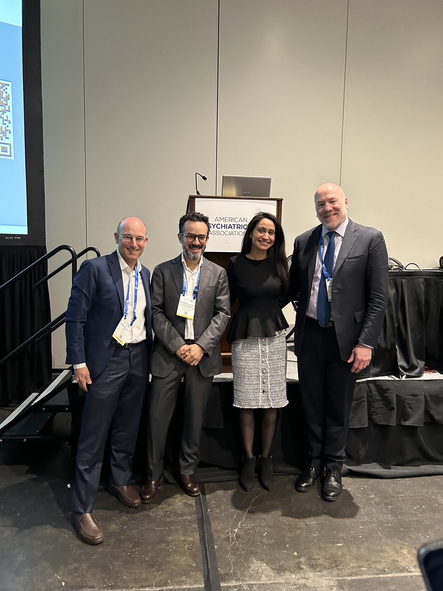 Honored to share the stage at #APA2024 with these amazing researchers and clinicians discussing diet and metabolic health in psychiatry. It very encouraging to see increased attention to this crucial topic