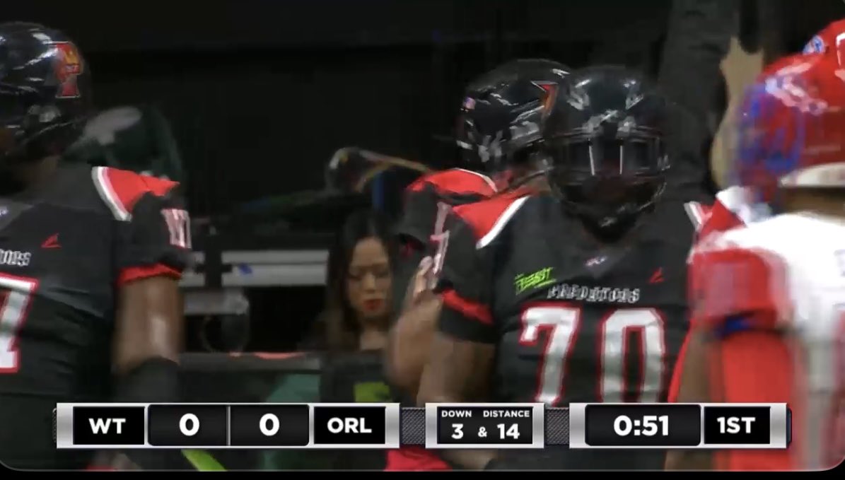 For maybe the first time ever (maybe?) Orlando-West Texas went scoreless in an Arena Football League quarter. 0-0 entering the second quarter. Both teams turned the ball over on downs in the first quarter. #AFL