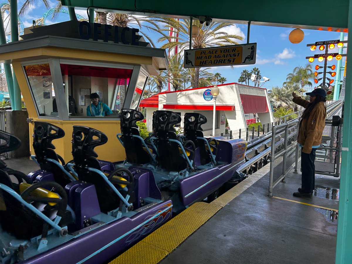 Got the first train of the day on Xcelerator #Knotts