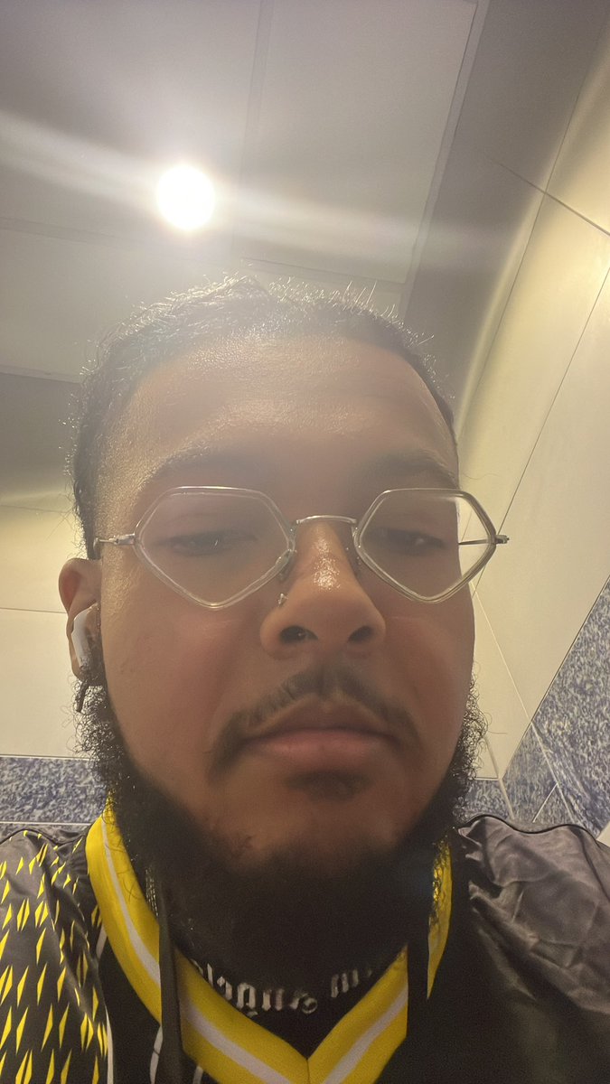 OMiTBrooklyn's tweet photo. Not GGβs @Copy_jr & co. This guy just dumped all over you on behalf of the entire Challengers community. π©
Good luck in Losers. π₯±
#Monicamenabled #NoFFCheese π§ https://t.co/jgqTAIV9Ll