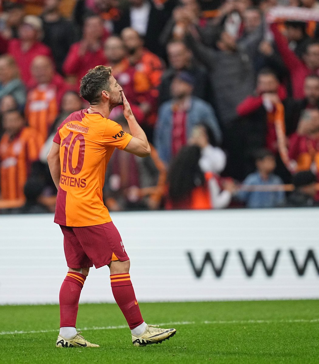 Galatasaray zirvedeki yerini sağlamlaştırdı🔥 Galatasaray 6 - 1 Sivasspor