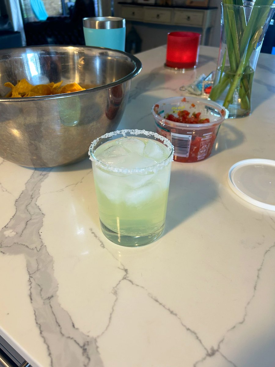 Margarita time! #CincoDeMayo Cooking beef and blackened chicken tacos 🌮 in a bit. Got some queso dip, guacamole, Mexican and taco rice and some refried beans and black beans. Should be a fiesta !