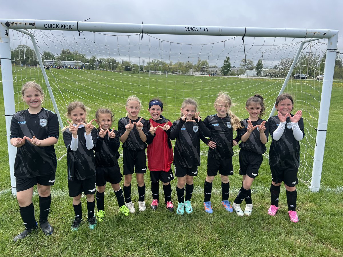 Congratulations to 2016G Xplosion on their two wins today! Xplosion won 2-1 and 8-2. We’re very proud of your growth this season. Great job girls!! 🙌🏽⚽️

#SteelProud #NorthernSteel #W