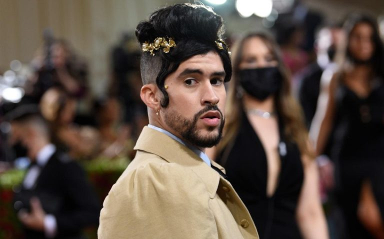 #Cultura La Met Gala, una de las fiestas benéficas más famosas del mundo de la moda, vuelve mañana a Nueva York con la promesa de recrear un “jardín del tiempo” habitado por unos anfitriones de lujo: Jennifer López (JLO), Bad Bunny, Zendaya y Chris Hemsworth. #5May