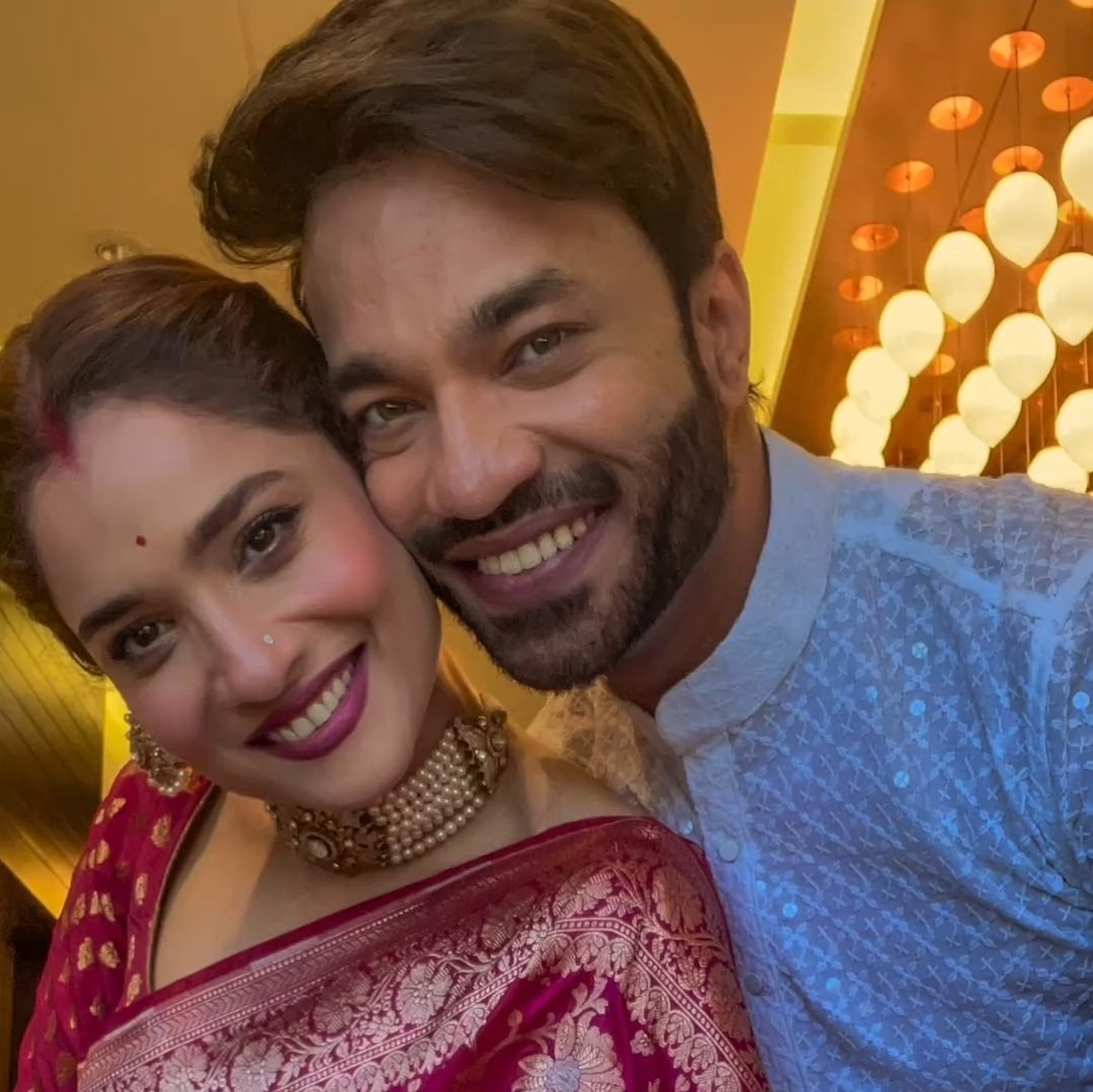 Mr. & Mrs. Jain, Missing You. 💞 Stay Happy & Wish You Are Recovering Fast! 🫂🧿 @anky1912 @jainvick 👫 #AnkitaLokhande #VickyJain #AnVi #Love