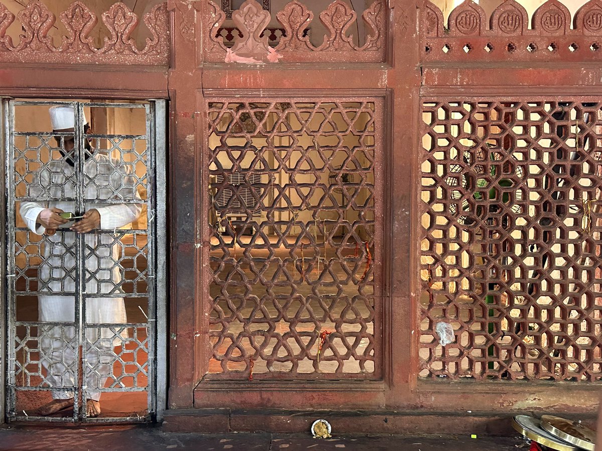 Stones of Air, the weave of jaali… at the Sufi Shrine of Delhi’s Hazrat Nizamuddin Auliya