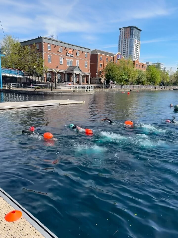 What an absolutely beautiful way to welcome in the regular open water coaching season! ☀️😎 Here’s some of this morning’s intro to open water swimming working on their sighting 🐊👀 Thank you for everyone for their hard work and energy – a great morni… instagr.am/reel/C6mI2MyNC…