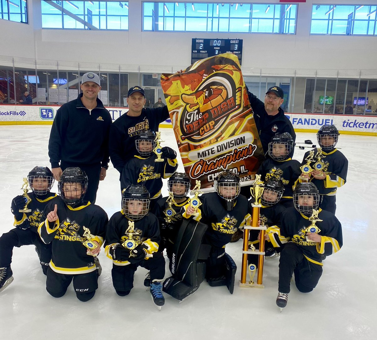 All the Za 🍕 is ours!!!

We want to congratulate #Stingers 3 on winning the #UHT #UltimateHockeyTournaments 2024 #Chicago #DeepDishCup 🏆 Deep dish for all!!!

#FearTheSting #CLSHC #StingersHockey #BlackAndYellow 🖤💛🐝🏒