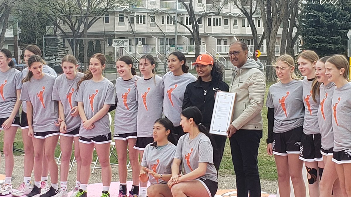 wîhkwêntôwin School is the first Edmonton school to get a WNBA court refresh and mayor Amarjeet Sohi has declared May 5th, 2024, 'Women and Girls in Sports Day In Edmonton'. Really cool way for the WNBA to leave an impact in the city #WNBA #YEG #CanBall #WNBACanadaGame
