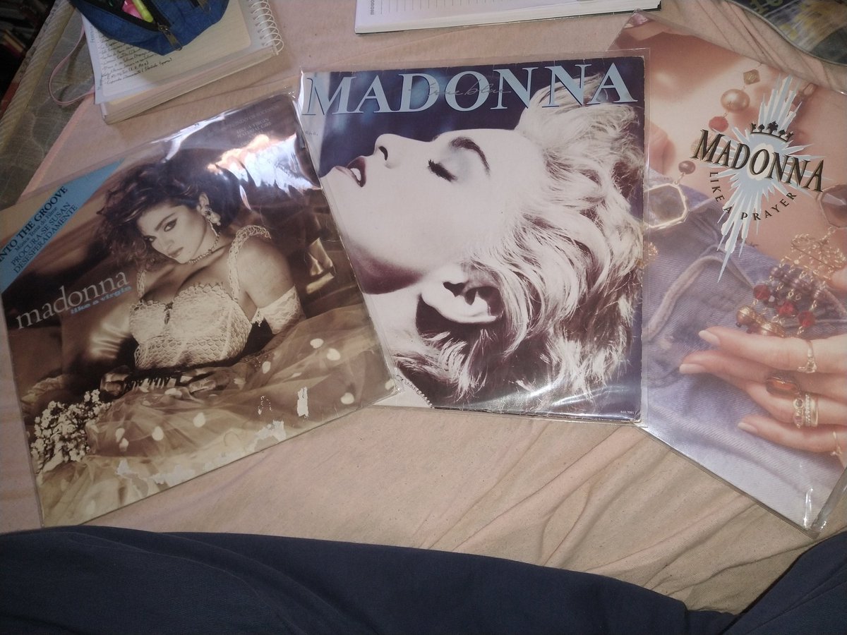 Aproveitando o hype da Madonna pra biscoitar meus LP 😙❤️ Meu favorito é o True Blue 💁‍♂️💎