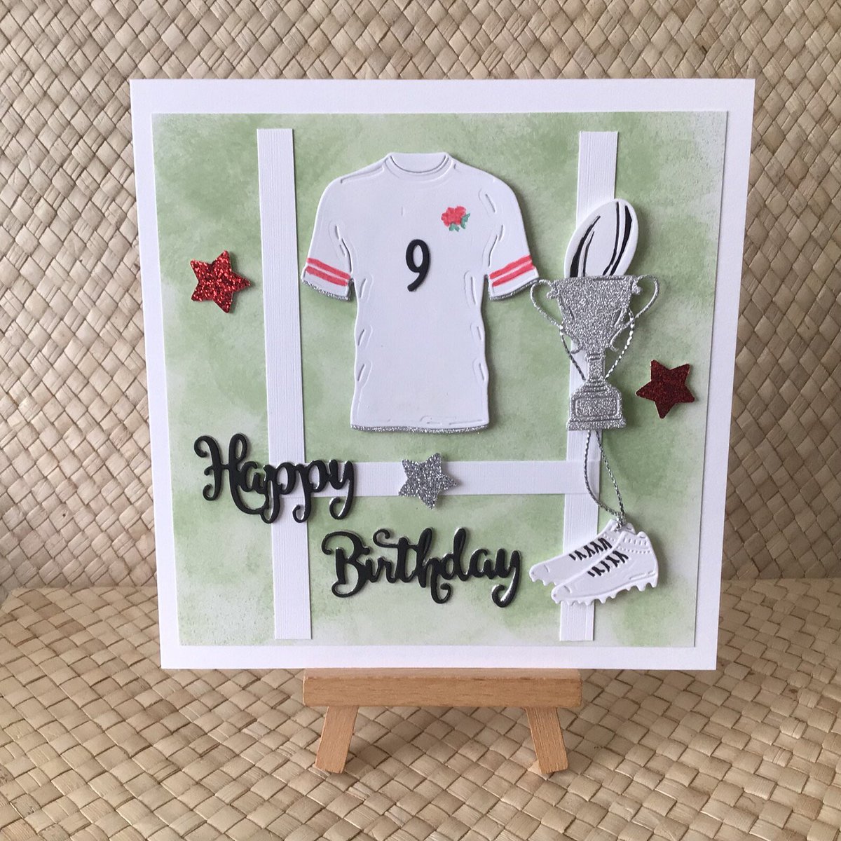 Customised handmade cards for #football and #rugby fans 🏆Choose your team colours!

etsy.com/uk/shop/AllaCa…

#CraftHour #craftmakersuk #supporthandmade #LincsConnect