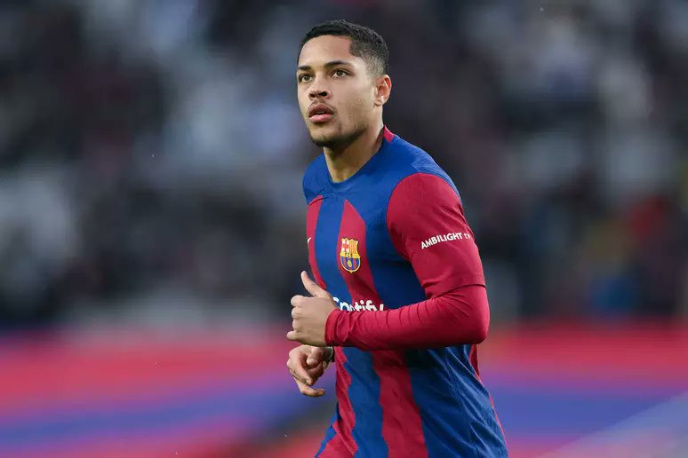 🚨🎖️| BREAKING: Vitor Roque is very hurt. He doesn’t understand why he doesn’t get opportunities and why Barça expected his arrival if he doesn’t play. The player is also depressed at home. [@RogerTorello] #fcblive