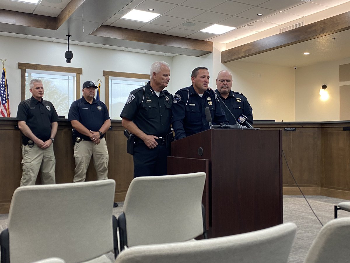 @KSL5TV Lt. Mike Wall, Santaquin PD: “Our entire department is hurt…” “…we will stand up and we will be there and we are one family.” @KSL5TV #KSLTV #Utah