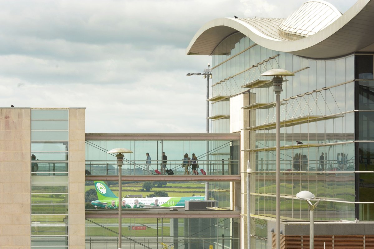 April at @CorkAirport ✈️ 🧍‍♂️🧍‍♀️ 243,814 passengers 📉 - 2% vs. April 2023 👮🏼 100% through security in < 20 mins 🧳 Average bag return time: 10 mins ⏲️ On-time performance: 81% 📅 Busiest day: Friday, April 26 #LoveTakingOff
