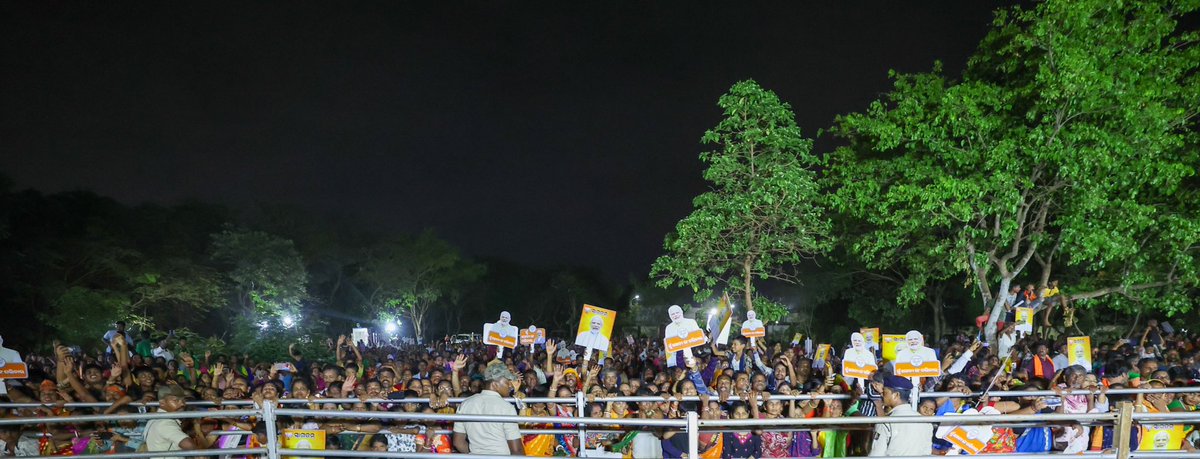 After programmes in Uttar Pradesh, landed to a warm welcome in Bhubaneswar. I can clearly see Odisha is all set to vote BJP in the state and Centre. People want a Government that can develop Odisha and also protect the vibrant local culture.