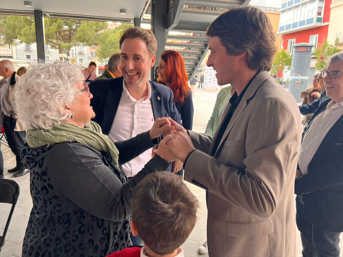 Junts per Catalunya Girona-Vegueria 🎗 (@juntsgirona) on Twitter photo 📷 El cap de llista, <a href="/vadorverges/">Salvador Vergés i… Tejero!</a>, i la candidata <a href="/SniaMartnezJuli/">Sònia Martínez Juli</a> visiten la Fira i Festes de la Santa Creu de Figueres, amb l'alcalde, <a href="/jordimasquef/">Jordi Masquef Creus</a>, i el segon tinent d'alcalde i candidat, <a href="/jmbernils/">Josep Maria Bernils</a>
✅️ El món municipal necessita un bon Govern a la Generalitat #12M🗳 📷 El cap de llista, <a href="/vadorverges/">Salvador Vergés i… Tejero!</a>, i la candidata <a href="/SniaMartnezJuli/">Sònia Martínez Juli</a> visiten la Fira i Festes de la Santa Creu de Figueres, amb l'alcalde, <a href="/jordimasquef/">Jordi Masquef Creus</a>, i el segon tinent d'alcalde i candidat, <a href="/jmbernils/">Josep Maria Bernils</a>
✅️ El món municipal necessita un bon Govern a la Generalitat #12M🗳