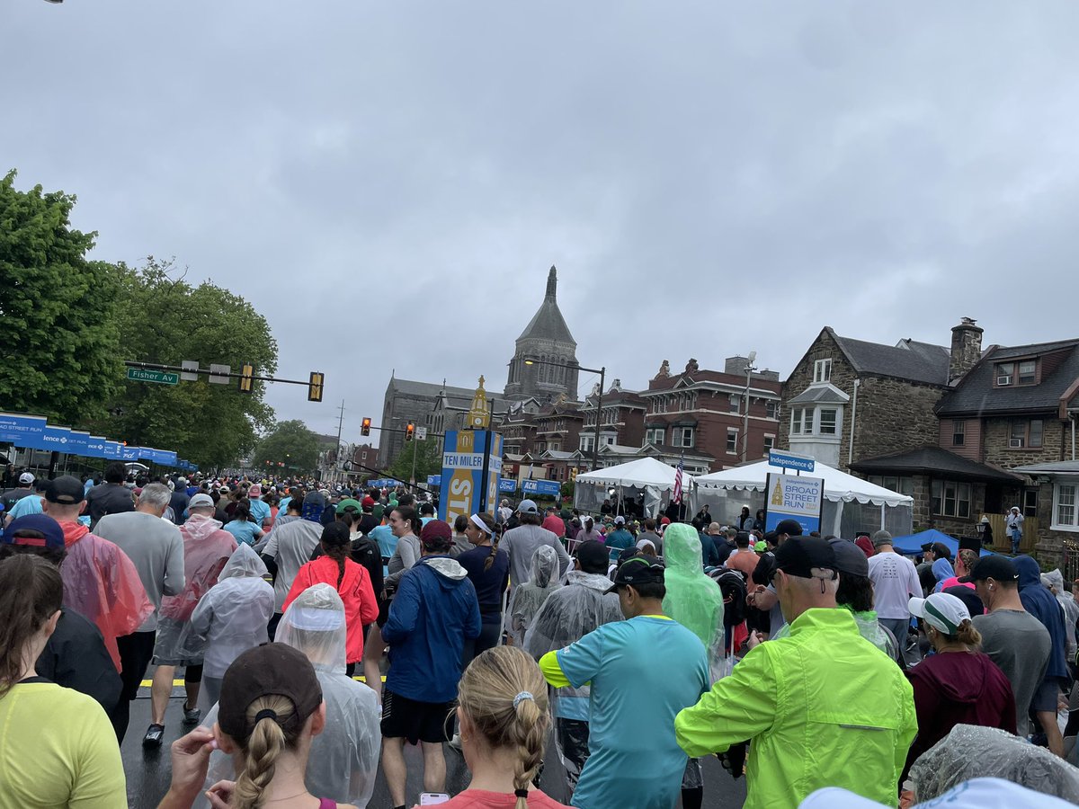 #broadstreetrun, #philadelphia
 Yes! 👍🏽👏🏽💪🏽🏃🏽‍♀️🏃🏽‍♀️🏃🏽‍♀️🏃🏽‍♀️