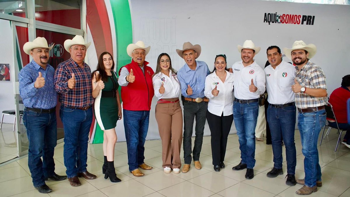 LaEraMediatica's tweet photo. #LaEraM #TV | #Elecciones2024MX 🗳️ 
Muestran sectores del PRI apoyo a Dany Soto
 #Distrito04 #Candidata #PRI #PAN #PRD 
 #FuerzaYCorazón @danisotto @ErnestoAlanisH @drahuizar @mario14sm @minka_hdez @ArmandoYanezR @JulioGalindoG @Hectorsoto8 @ivansottoh
#LaEraMediáticaTV #Durango https://t.co/IMSpivPpgi