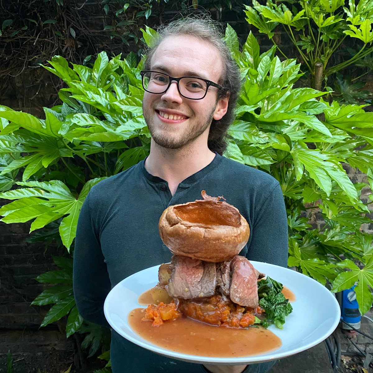 We hope you had a lovely bank holiday Sunday Check out our gorgeous beef roast dinner🤤

Available every Sunday from 12pm. We hope to see you next week!🙌

@youngspubs #greenwich_uk #brewerylife #southeastlondonfood #roast #roastbeef #beergarden #publunch #pubroast