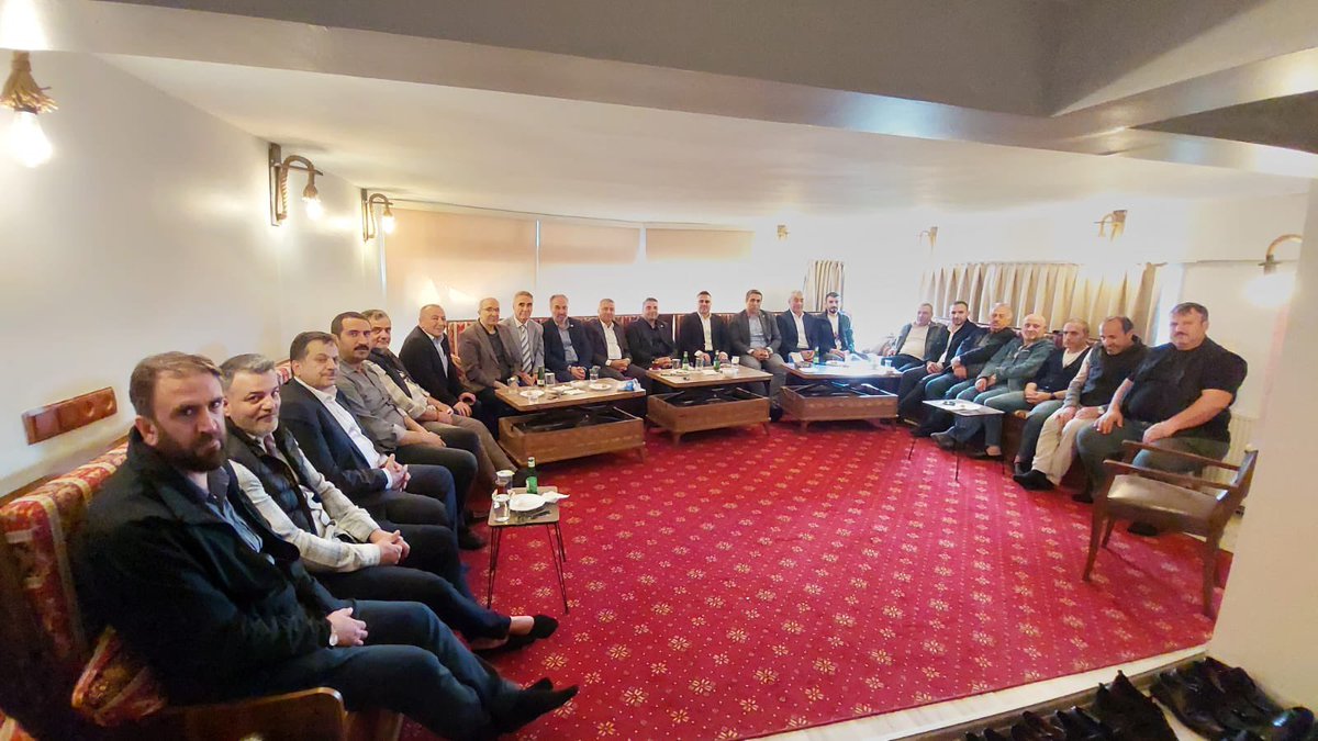 serkankaya_29's tweet photo. Şiran Belediye Başkanımız Baki Kara, GÜSİAD Başkanımız Dr. Yüksel Yalçın, Türk Mühendisler Birliği Derneği İstanbul Şubesi Başkanı Recai Alp, Türk Kızılay Kadıköy Şube Başkanı ve GÜDEF Genel Başkan Adayı Birol Boz, ŞİDEF Genel Başkan Vekilimiz Yaser Sarı, ŞİDEF Genel Sekreterimiz Nurullah Kara ile birlikte yuvamız Gümüşhane İktisadi Yardımlaşma ve Dayanışma Derneği (GİYAD)’mizi ziyaret ettik. Memleket dolu sohbet oldu. Misafirperverliği için GİYAD Başkanı Bayram Erdem ve yönetim kuruluna teşekkür ederiz.

📍Cennet Mahallesi- Küçükçekmece