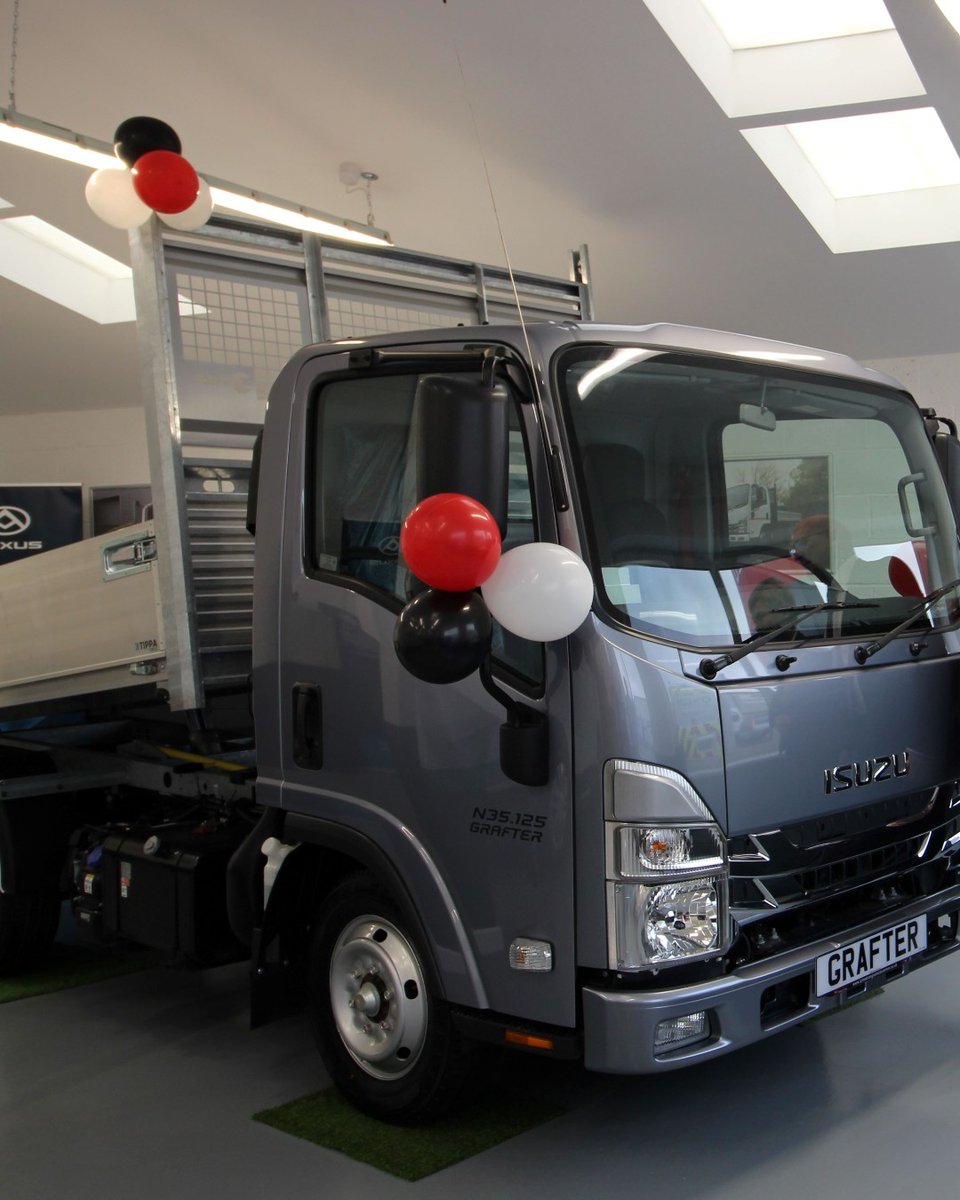 Happy Sunday! Back in March, Armstrong Vehicle Centre opened its new showroom in Carlisle...

We're taking a look back with a few Isuzu truck photos from the opening day!📸 

Check out Graeme Howe Fencing's new Isuzu parked out front!✨

#isuzutruck #truckdealer #isuzu
