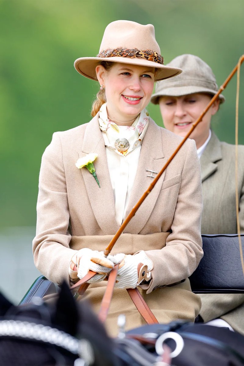 Hey everyone let’s see if this wonderful photo of Lady Louise Windsor can reach 8K likes she is turning into a wonderful member of the RF ❤️❤️❤️❤️ #LadyLouiseWindsor
