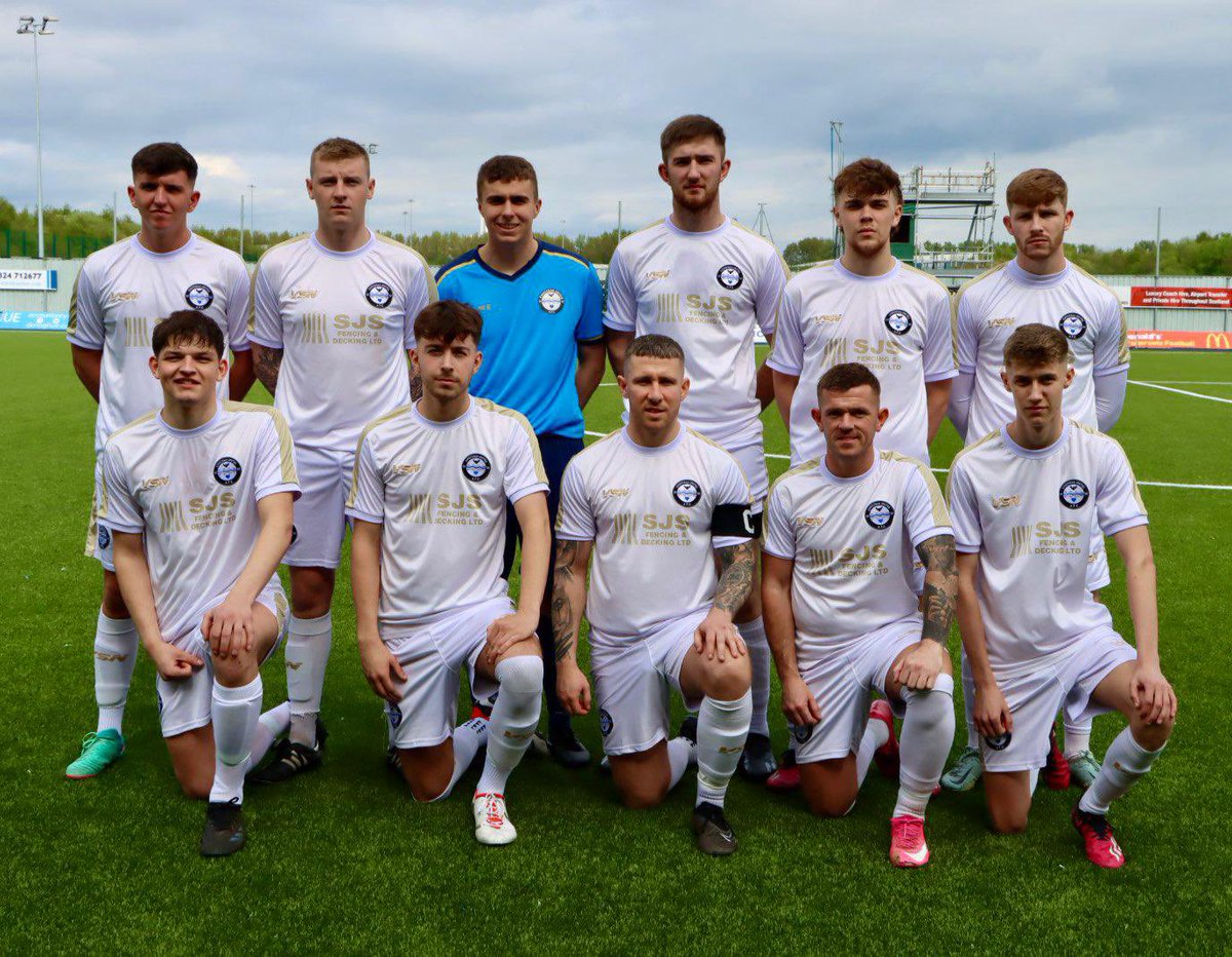 CHECKY INTO THE FINAL🔥🏆🇪🇪🇪🇪

Checkbar 5-1 @Kincorth_AFC 

Benson⚽️⚽️
Ben W⚽️
Ben McW⚽️
Robbie⚽️

MOTM: Ben W

Another big game and another big performance from the boys today, outstanding when it mattered and could’ve picked anyone for MOTM

All the best to Kincorth🤝