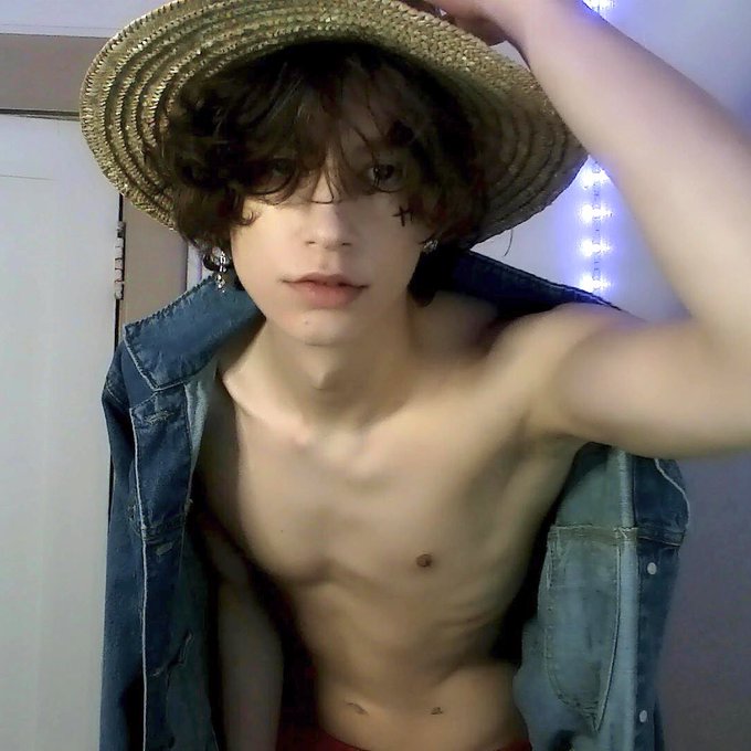 Watch jaden's leaked NSFW photo on TwXstars