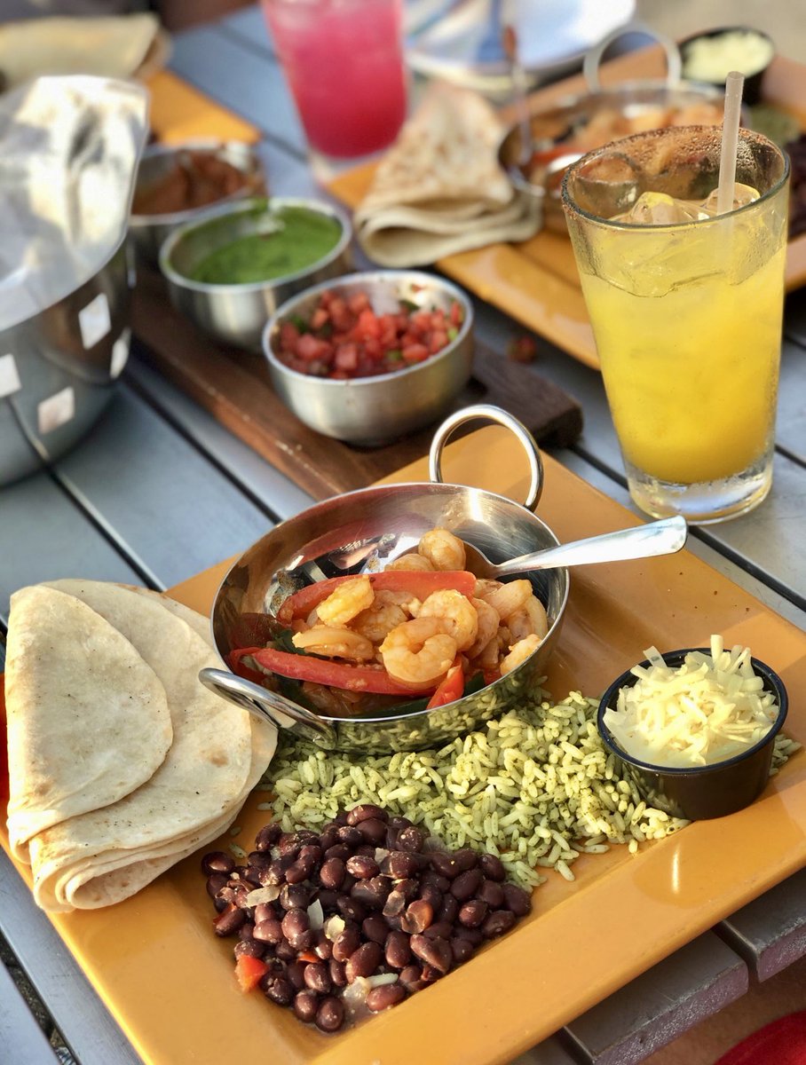 Tacos, margs, guac, and more! 🌮 No matter what you have a taste for, Downtown Cleveland has delicious restaurants for you to enjoy a Cinco de Mayo feast. Support one of #DTCLE’s local spots today (and every day)! downtowncleveland.com/eat 📍 @NuevoModMex