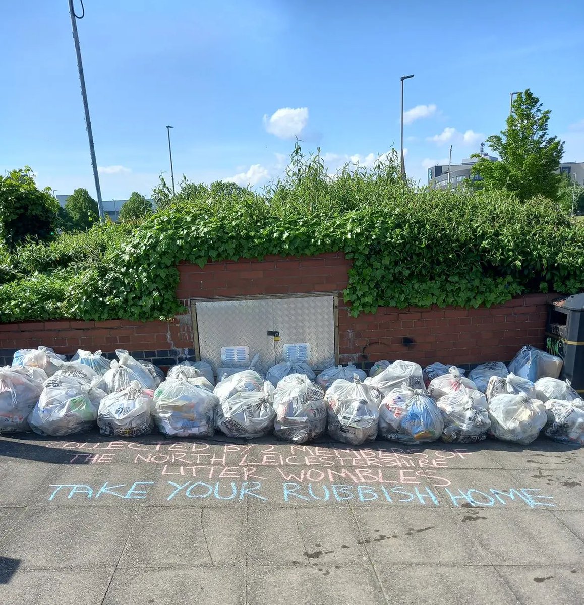 Another 33 bags of crap 💩 from a car park in Leicester … 

When will these companies take ownership ? 

@KeepBritainTidy 

@bmstores this time but there’s so many the same 

Credit to Ju and Mark B #leicestershire #litter #wombles