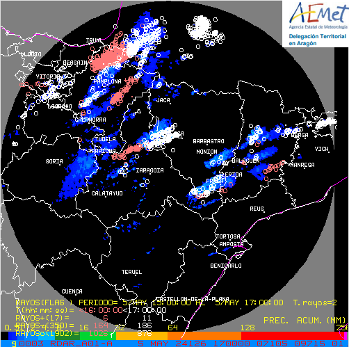 Actividad eléctrica con las ⛈️#tormentas de este domingo 05/05/24 . Se han registrado 7202 ⚡️#rayos en 24 h hasta las 20 h. En amarillo las últimas 4 h. En la imagen de la derecha en rojo 18 a 19, en blanco 19 a 20 h y en azul la precipitación asociada 🌧️