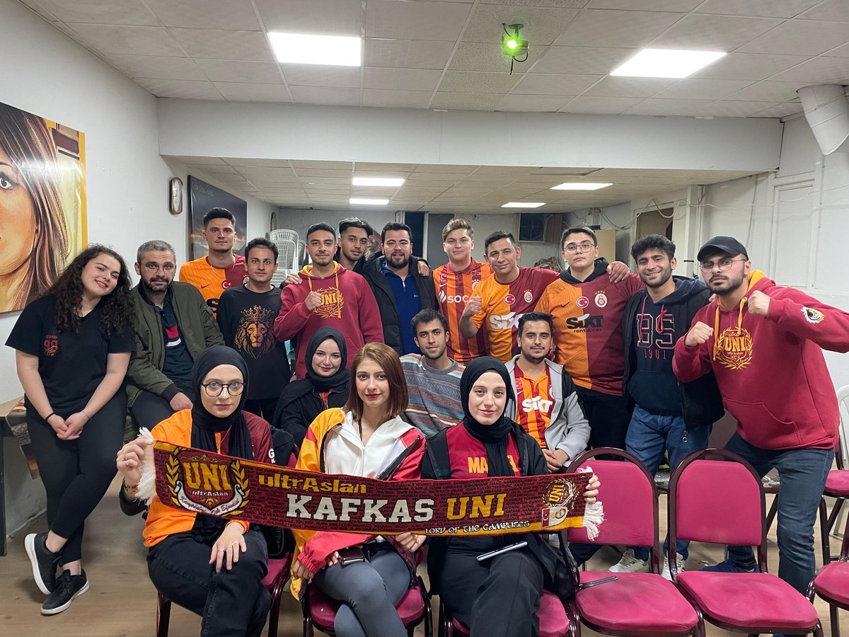 Galatasaray'ımızın Sivasspor ile oynadığı maçı hep birlikte omuz omuza izledik.

#ultrAslanUNI
#DoğuAnadoluBölge