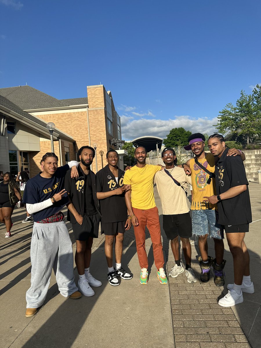Its_UncleDonDon's tweet photo. @MUBMI has been the single greatest accomplishment of my professional career to date!
Shoutout to my last class for being in their grad season👏🏾#MBMI24 🫶🏽 https://t.co/ji78nYhT4l