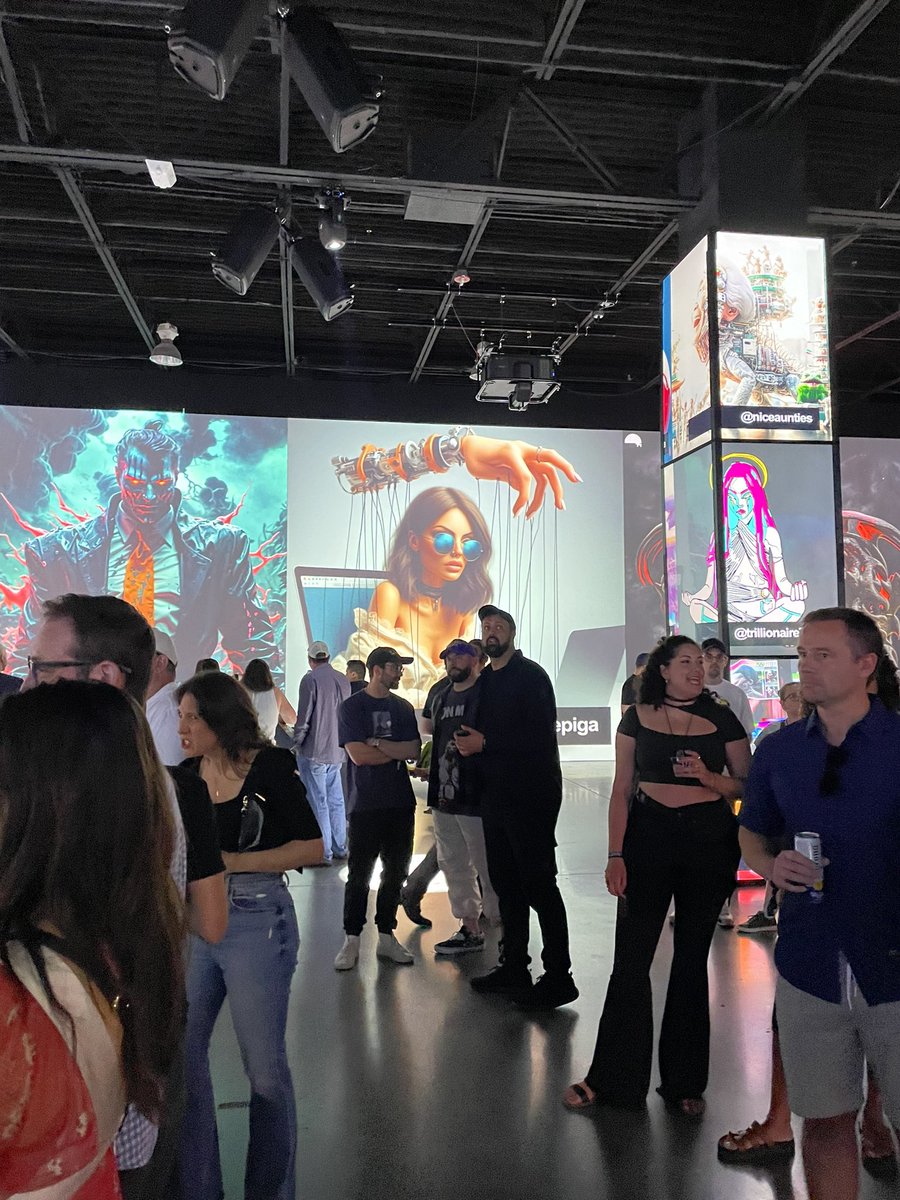 Last night was Epic! Was awesome to meet so many amazing artists, still mind blown that my work SelfMade was up on display, many thanks <a href="/beeple/">beeple</a>