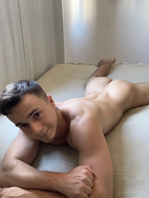 Esperando meu ativo 😝😈😇 https://t.co/npA98Pj96p